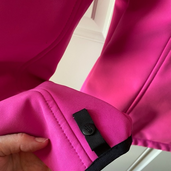 NORTH FACE WOMEN'S HOODED WIND BREAKER STYLE JACKET SIZE SMALL - Picture 7 of 13